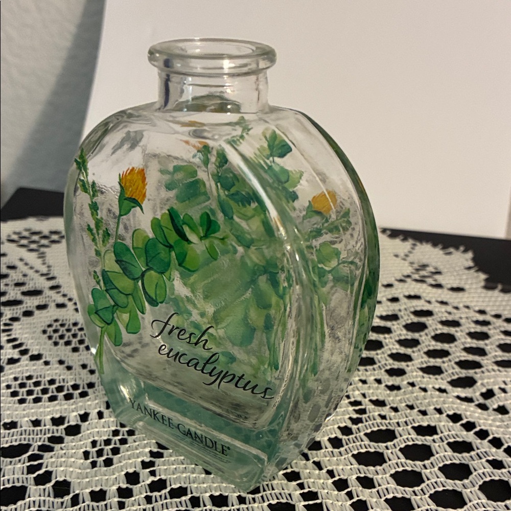 Yankee Candle Fresh Eucalyptus Oil Jar with Green and Yellow Design